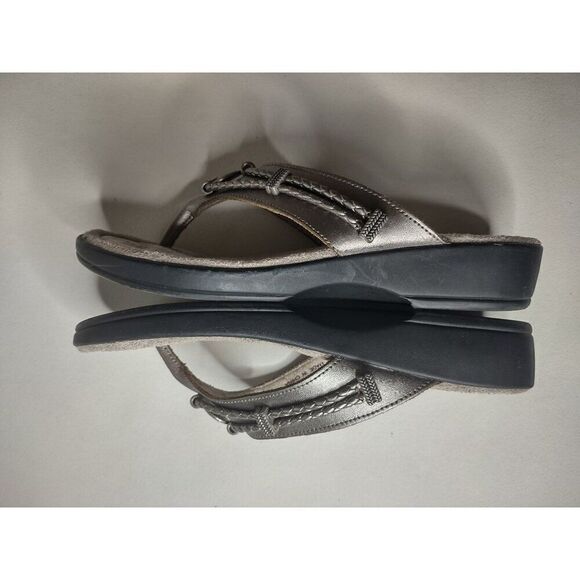 Minnetonka Pewter Leather Embellished Thong Sandals Size 7 - Picture 4 of 15